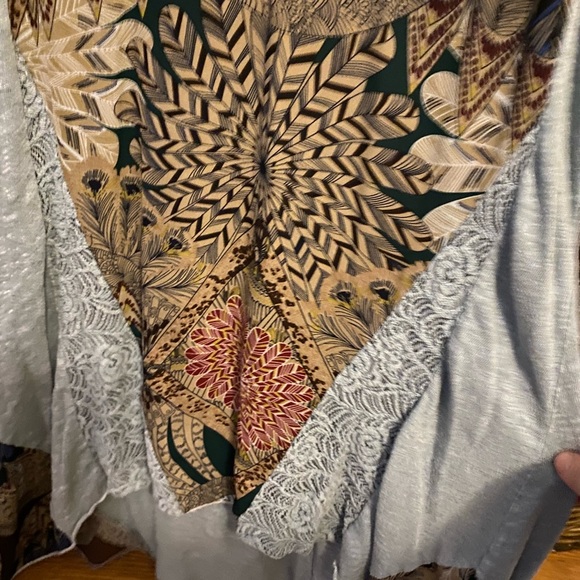 Gorgeous Gimmicks top! - Picture 4 of 5